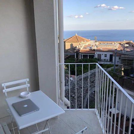 La Malandrina - & Taormina